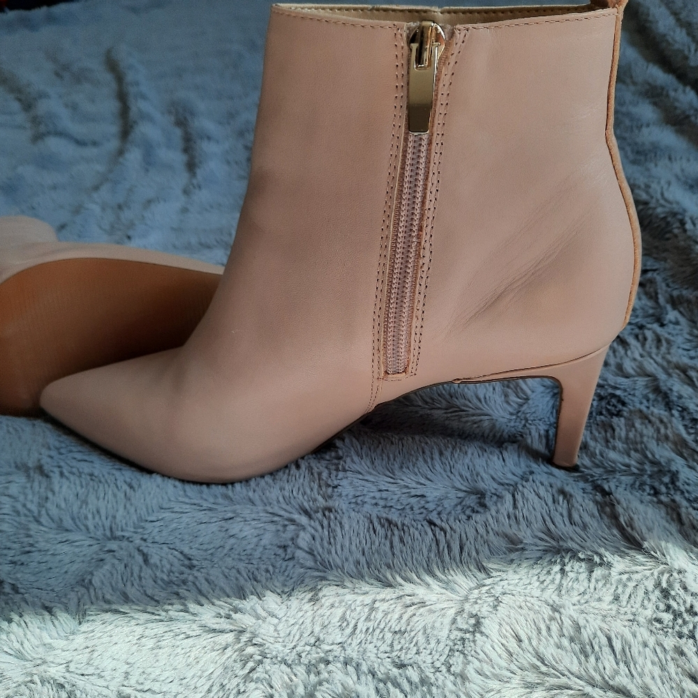 Women's Pointed-Toe Nude Ankle Booties with Side Zip - Picture 7 of 8